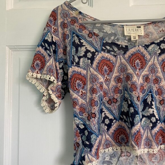 Patterned Crop Top - Picture 3 of 4